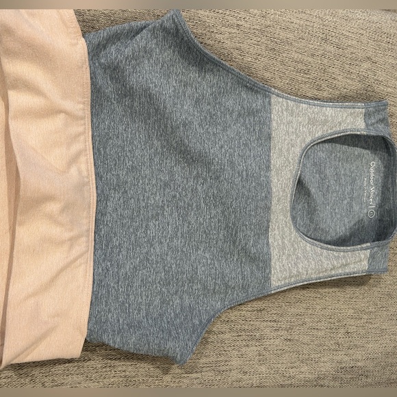 Tri-Tone Slashback Crop Top
Dove/Lake/Rose Quartz / XS - Picture 2 of 3